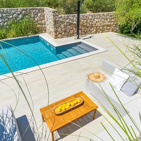 Oliveto - Adults Only プナト