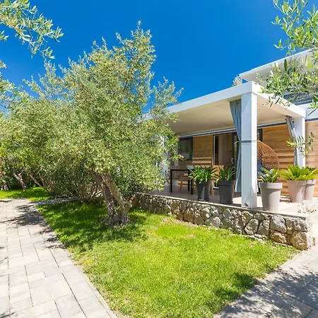 ホリデーパーク Oliveto - Adults Only