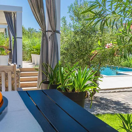 Oliveto - Adults Only