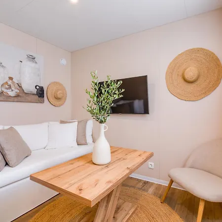 ホリデーパーク Oliveto - Adults Only 4*